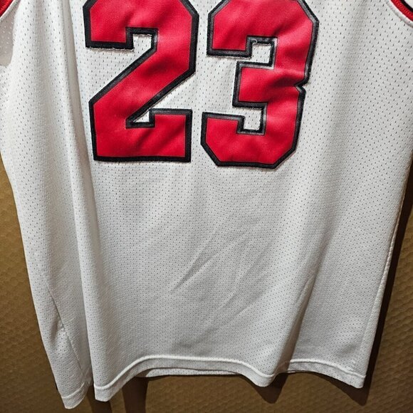 Michael Jordan #23 1984 Nike Team Sports Flight 8403 Chicago  Bulls NBA Jersey L - Picture 10 of 12